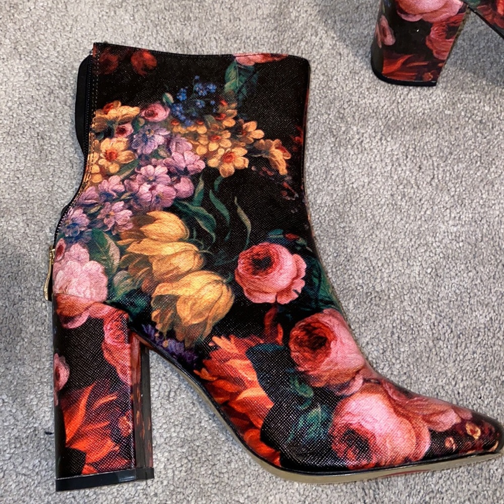 Floral booties - Picture 3 of 5